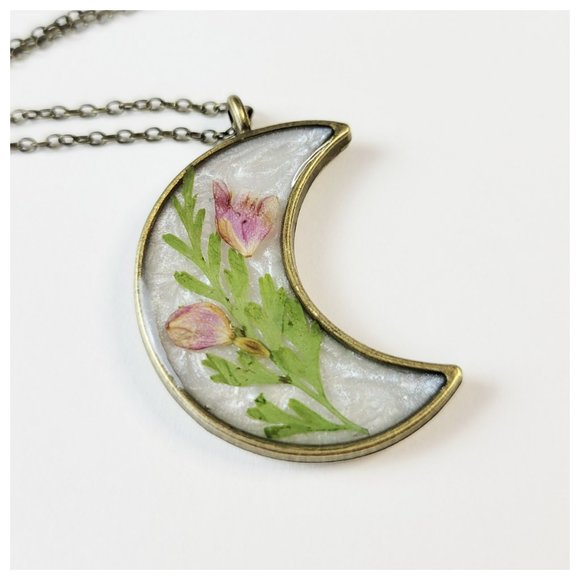 !!SOLD!! Floral Moon Necklace Lavender Green Pressed Flowers Crescent Pendant - Picture 3 of 10